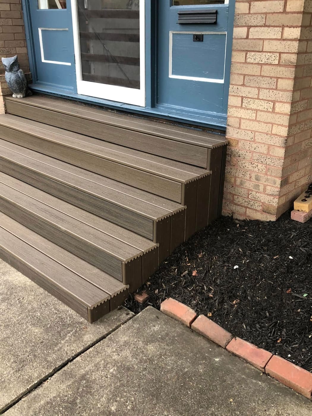 New composite front steps, view 2